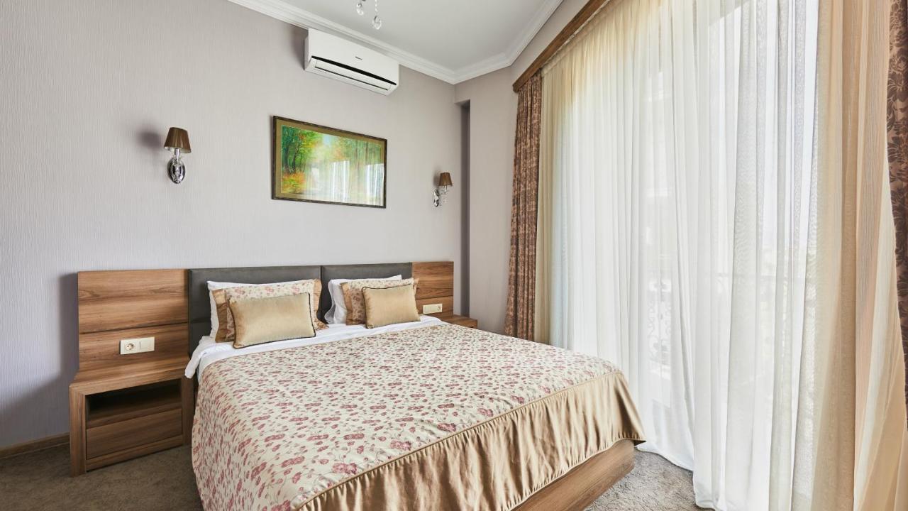 Hotel Pushkin Tbilissi Extérieur photo
